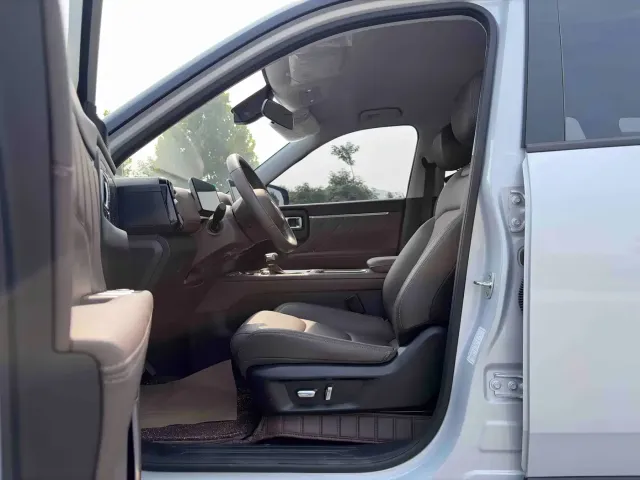 Wuling Motors Starlight 560 2025 Model Gasoline Version 5-seater — Фото автомобиля 6