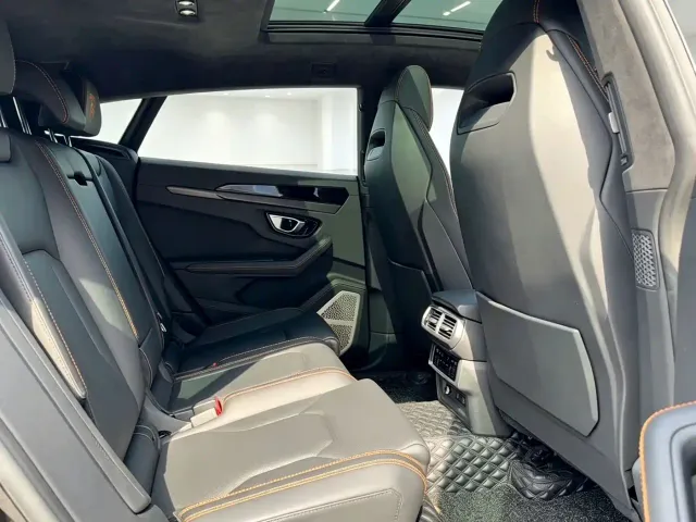 Lamborghini Urus — Фото автомобиля 12