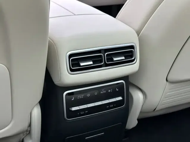Li Auto L7 — Фото автомобиля 20