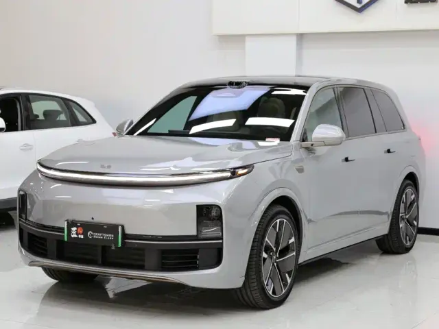 Li Auto L9 — Фото автомобиля 21