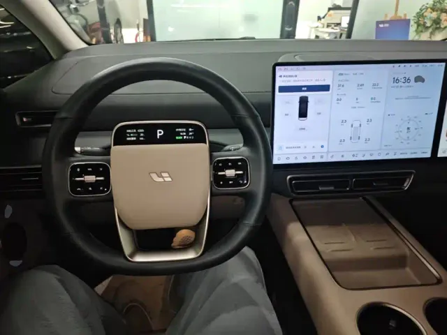 Li Auto MEGA — Фото автомобиля 10