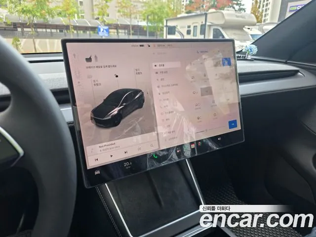 Tesla Model Y — Фото автомобиля 8