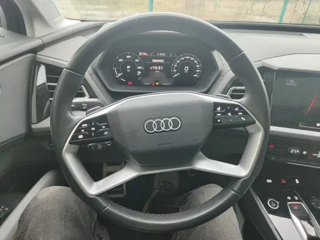 Audi Q5 e-tron — Фото автомобиля 10