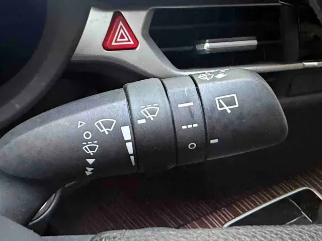 Toyota Sienna — Фото автомобиля 14