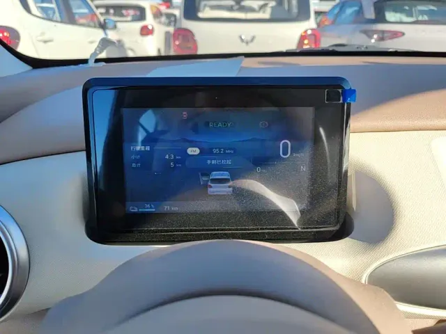 Wuling Hongguang Mini EV — Фото автомобиля 11