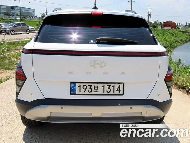 Hyundai Kona — Фото автомобиля 4
