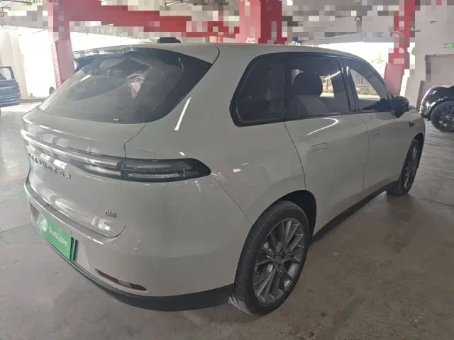 Leapmotor C10 — Фото автомобиля 6