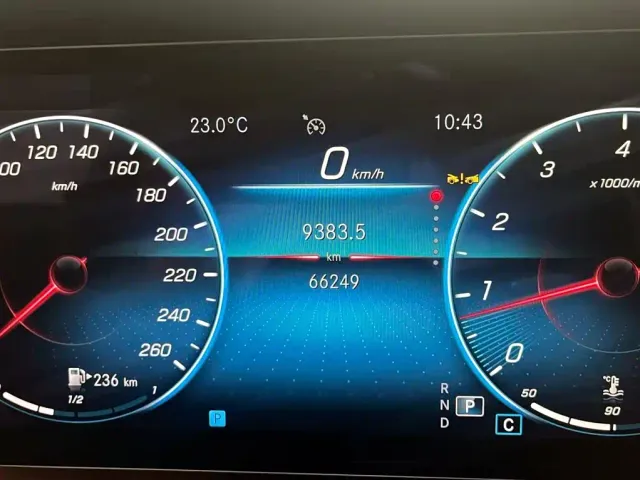 Mercedes-Benz E-Class — Фото автомобиля 14