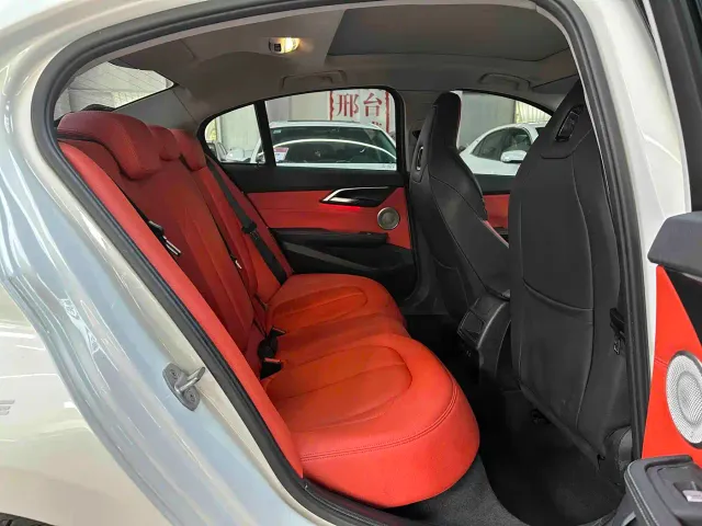 BMW 1 Series — Фото автомобиля 13