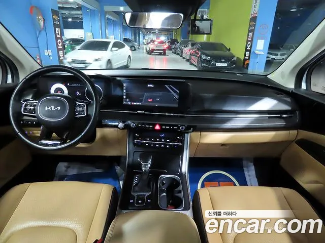 Kia Carnival Generation 4 — Фото автомобиля 5