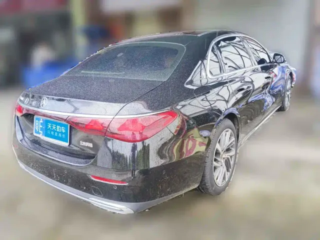Mercedes-Benz E-Class — Фото автомобиля 2