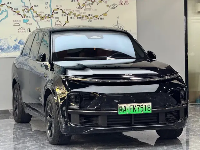 Li Auto L8 — Фото автомобиля 3