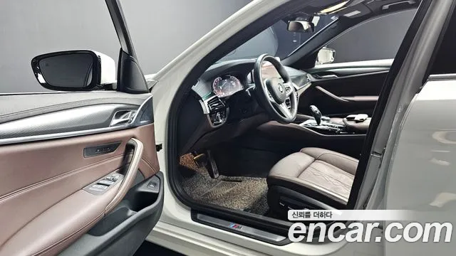 BMW 5-Series 5 серия (G30) 523d xDrive M Sport — Фото автомобиля 10