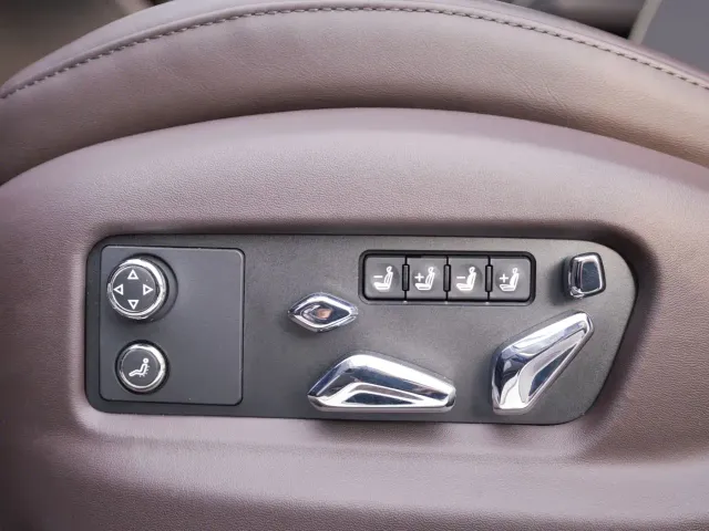 Bentley Flying Spur — Фото автомобиля 10