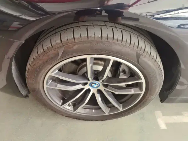 BMW 5 Series — Фото автомобиля 22