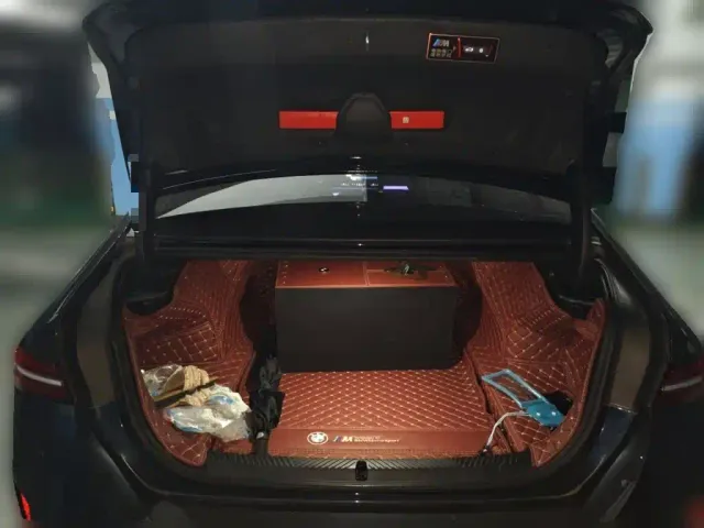 BMW BMW 5 Series 2025 530Li Premium M Sport Package — Фото автомобиля 9