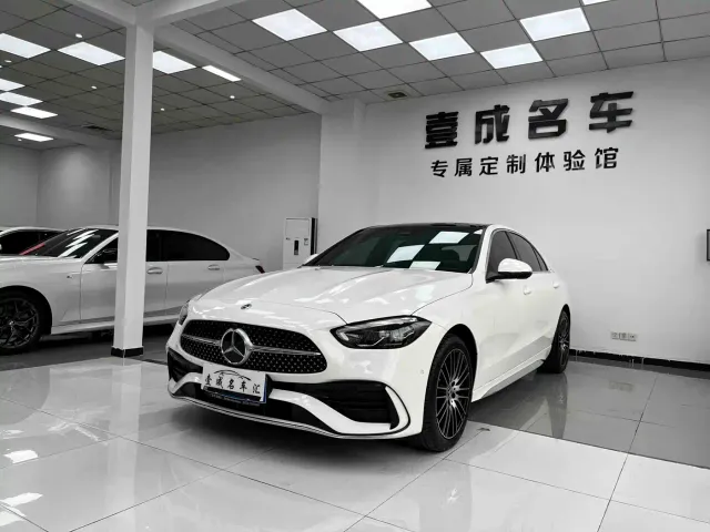 Фотография автомобиля — Mercedes-Benz C-Class
