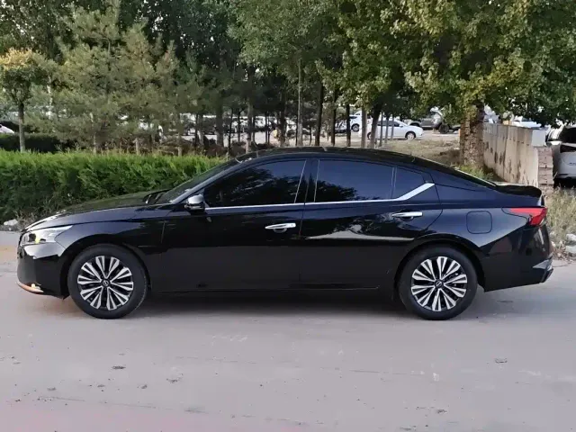 Nissan Teana — Фото автомобиля 4