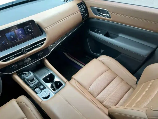 Nissan Terra — Фото автомобиля 4