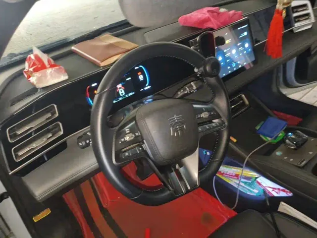 BYD Qin L — Фото автомобиля 6