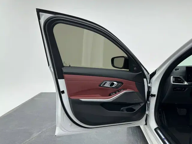 BMW 3 Series — Фото автомобиля 15