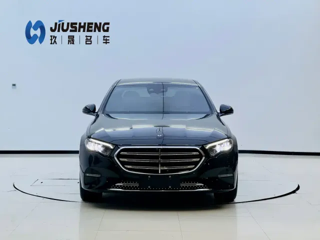 Mercedes-Benz E-Class — Фото автомобиля 2