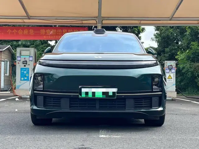 Li Auto L7 — Фото автомобиля 2