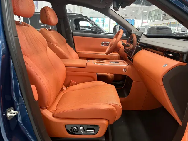 Dongfeng E8 M8 — Фото автомобиля 8