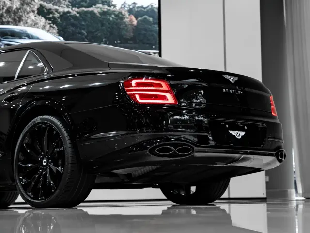 Bentley Flying Spur — Фото автомобиля 8