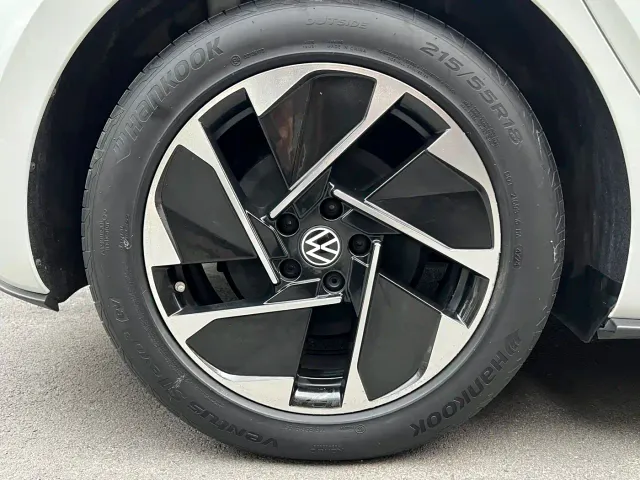 Volkswagen ID.3 — Фото автомобиля 2