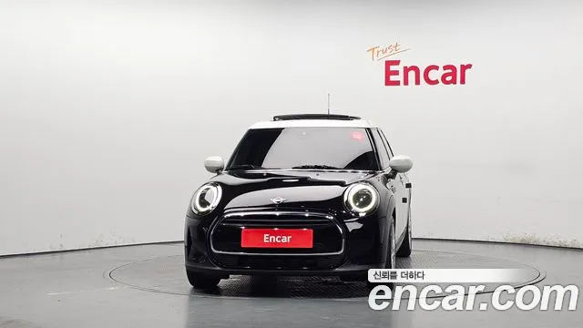 Mini Cooper Cooper 5 дверей Classic Plus — Фото автомобиля 3