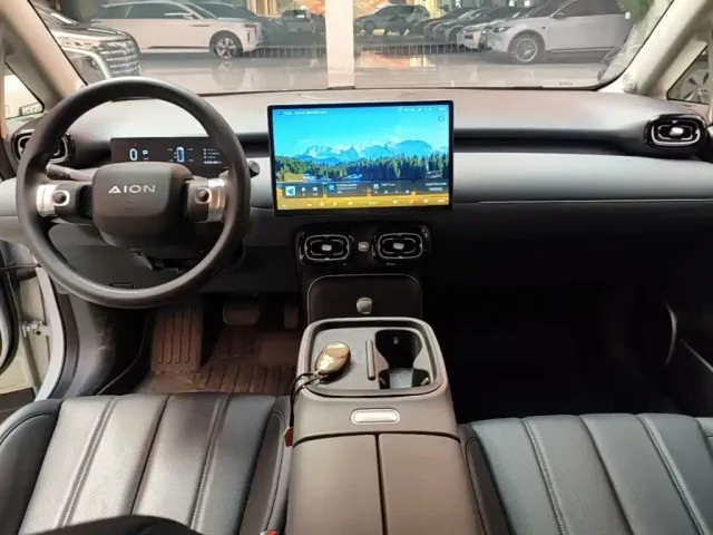 GAC Aion UT — Фото автомобиля 9