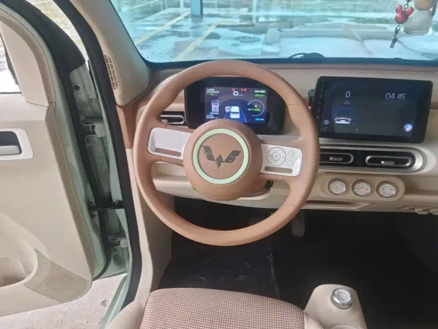 Wuling Hongguang Mini EV — Фото автомобиля 10