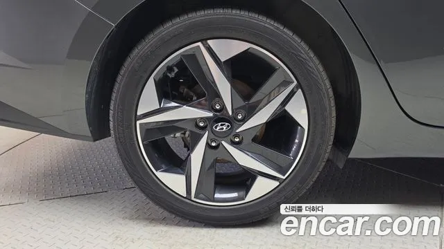 Hyundai Avante CN7 — Фото автомобиля 5
