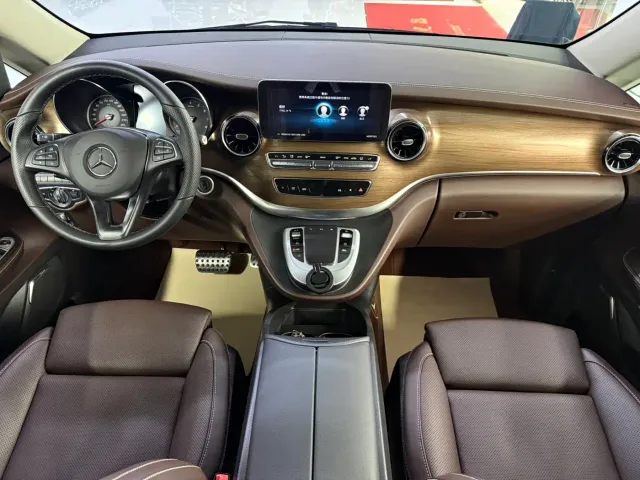 Mercedes-Benz V-Class — Фото автомобиля 4