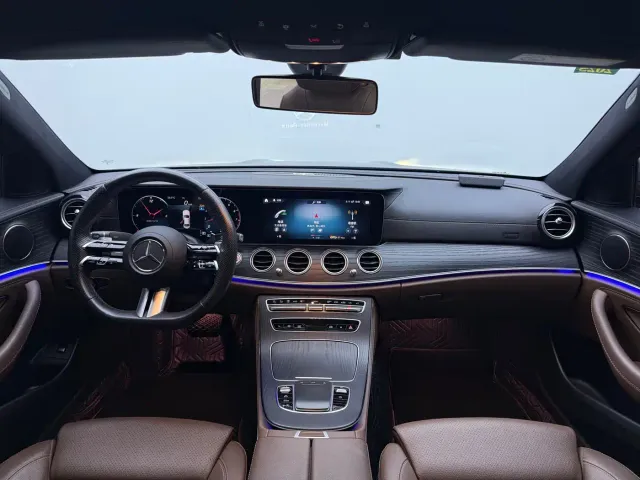 Mercedes-Benz E-Class — Фото автомобиля 15