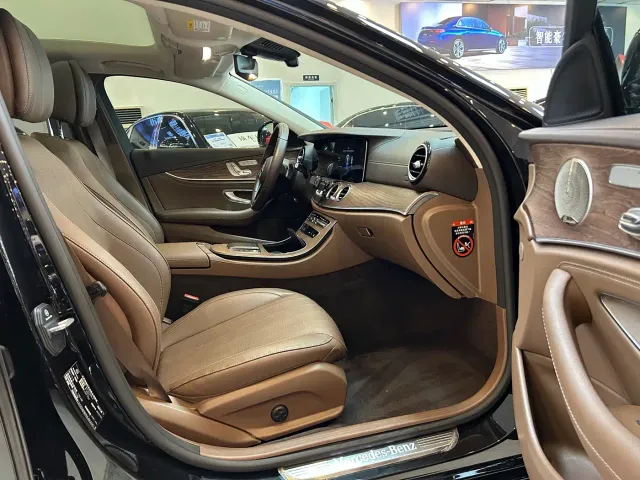 Mercedes-Benz E-Class — Фото автомобиля 13