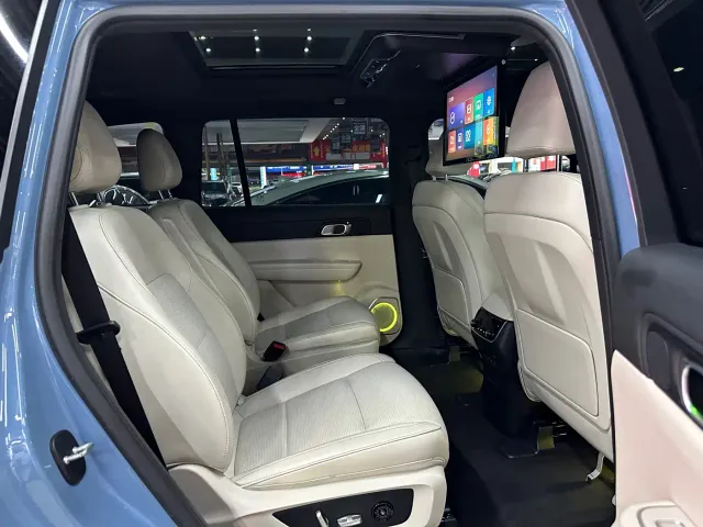 Li Auto ONE — Фото автомобиля 16