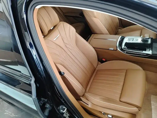 Hongqi H9 — Фото автомобиля 24