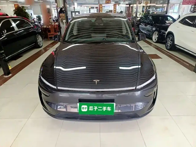 Tesla Model Y — Фото автомобиля 2