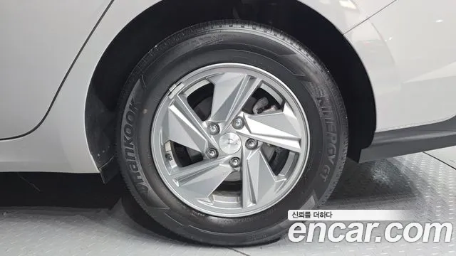 Hyundai Avante CN7 — Фото автомобиля 20