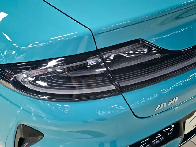 Xiaomi SU7 — Фото автомобиля 17
