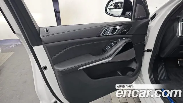 BMW X5 xDrive 40i M Sport — Фото автомобиля 23