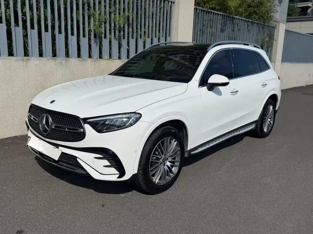 Фотография автомобиля — Mercedes-Benz GLC-Class
