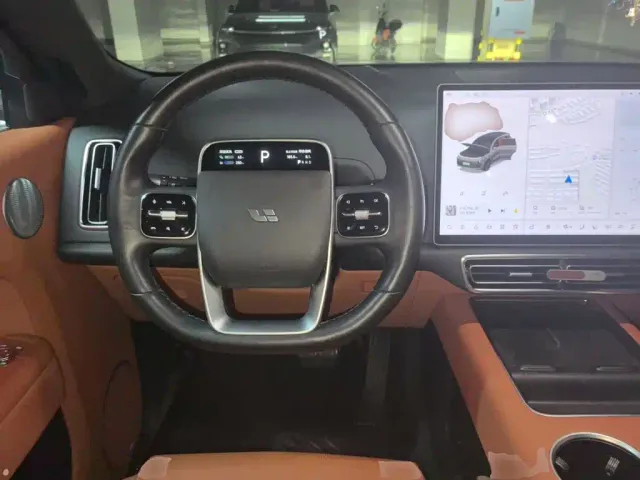Li Auto L8 — Фото автомобиля 11