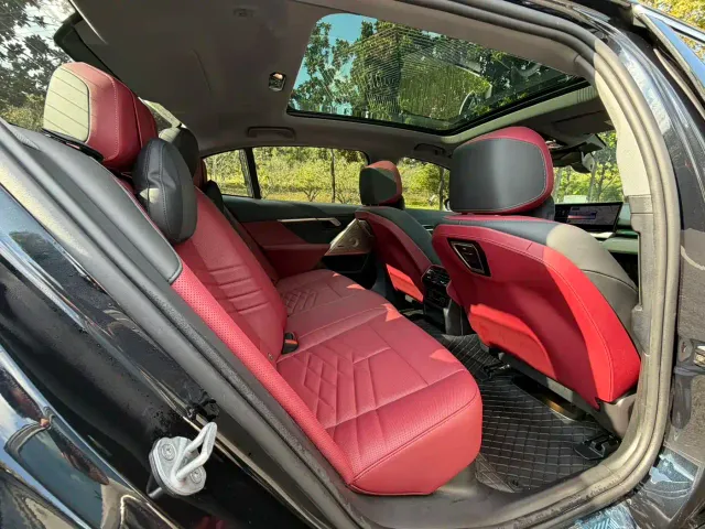 BMW 5 Series — Фото автомобиля 6