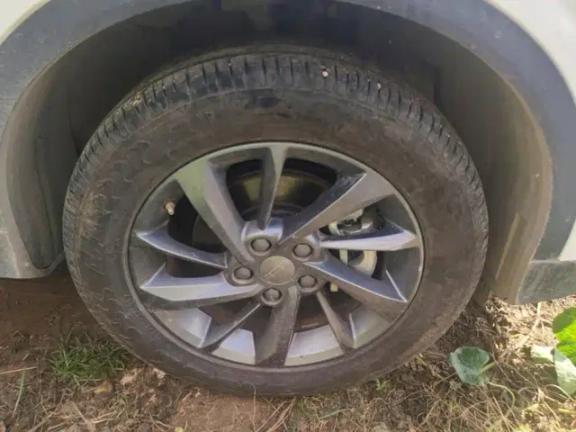 Geely Binyue — Фото автомобиля 5