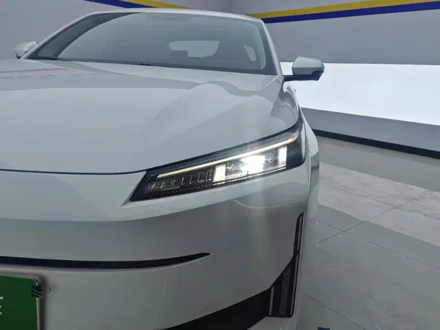Changan Qiyuan A05 — Фото автомобиля 5