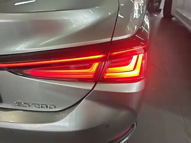 Lexus ES — Фото автомобиля 7