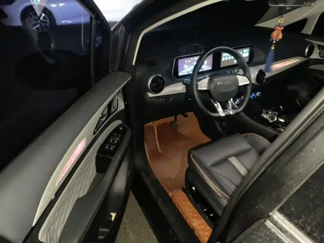 Forthing Yacht — Фото автомобиля 12